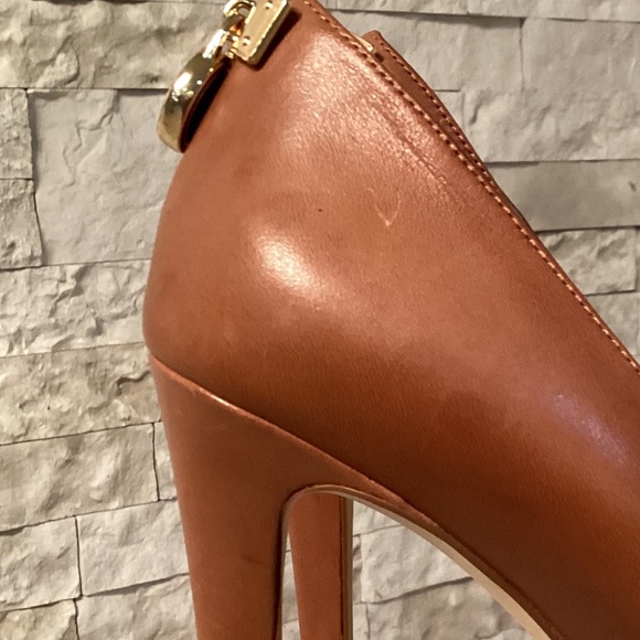 Michael Kors Hamilton Platform Pump - Picture 7 of 10